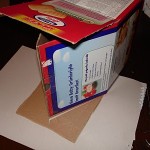 Karton-kutudan-en-kolay-guzel-ev-yapilisi-4
