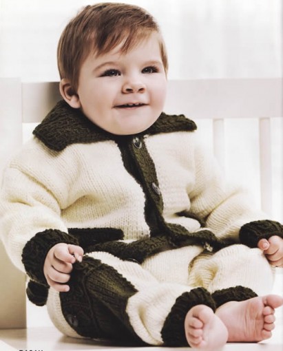 ERKEK BEBEK ŞİŞLE ÖRÜLEN HIRKA VE PANTALONU AÇIKLAMALI