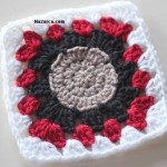 ortasi-yuvarlak-etrafi-kare-tigla-orme-motif