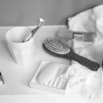 Banyo-icin-havlu-ve-aski-ile-fircalik-organizator-2
