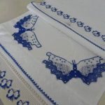 havlu-ustune-kelebek-motifi-havlu-ucu