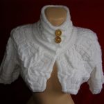 boyundan-dugmeli-beyaz-bolero