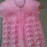 2-orgu-fiyonklu-pembe-bebek-yelek
