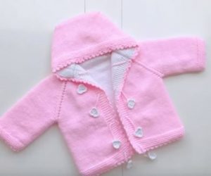 pembe-beyaz-iki-katli-kapusonlu-bebek-hirka