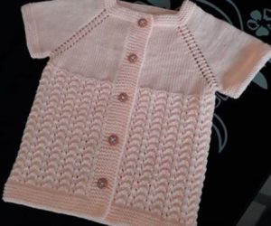 pembe-kirpik-orgu-desenli-bebek-yelek