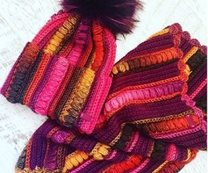 yan-fistikli-batik-boyunluklu-beresi