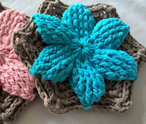 Crochet -floral -hexagon- in- two-colours