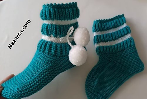 Mistle-green-white-pompom-women-socks