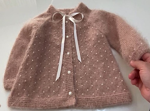 Gestrickte- Strickjacke -für- Perlenmädchen